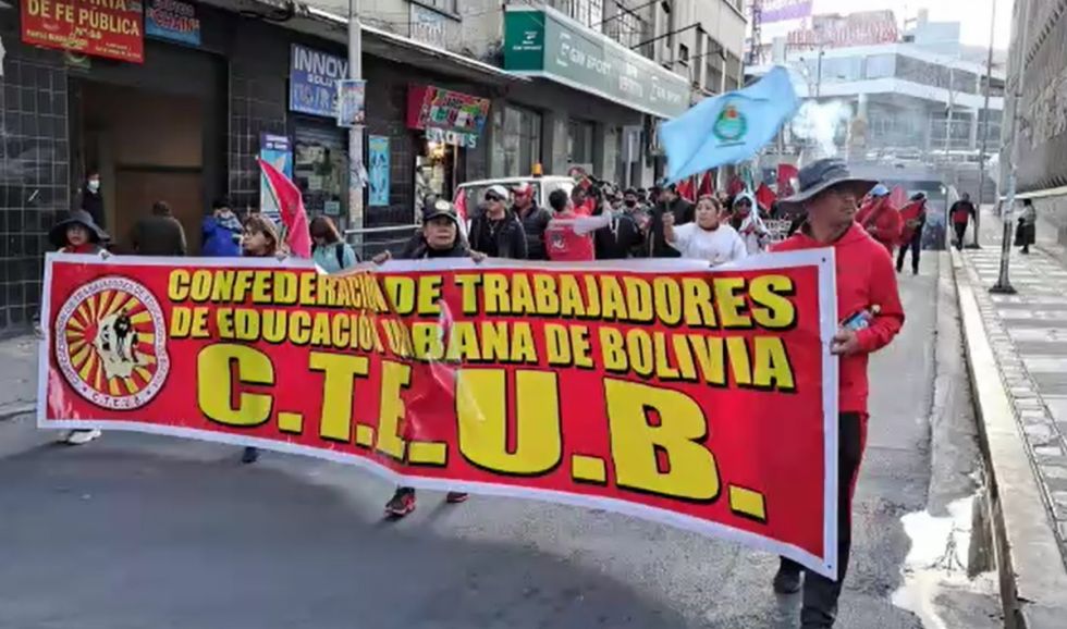 Maestros retoman las movilizaciones e insisten en dialogar con el presidente Luis Arce