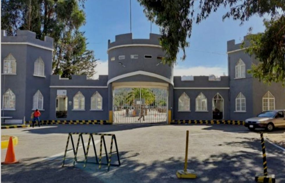 Postergan imposición de grado al excomandante del Colegio Militar y quitan el ‘salto de la muerte’ de las FFAA