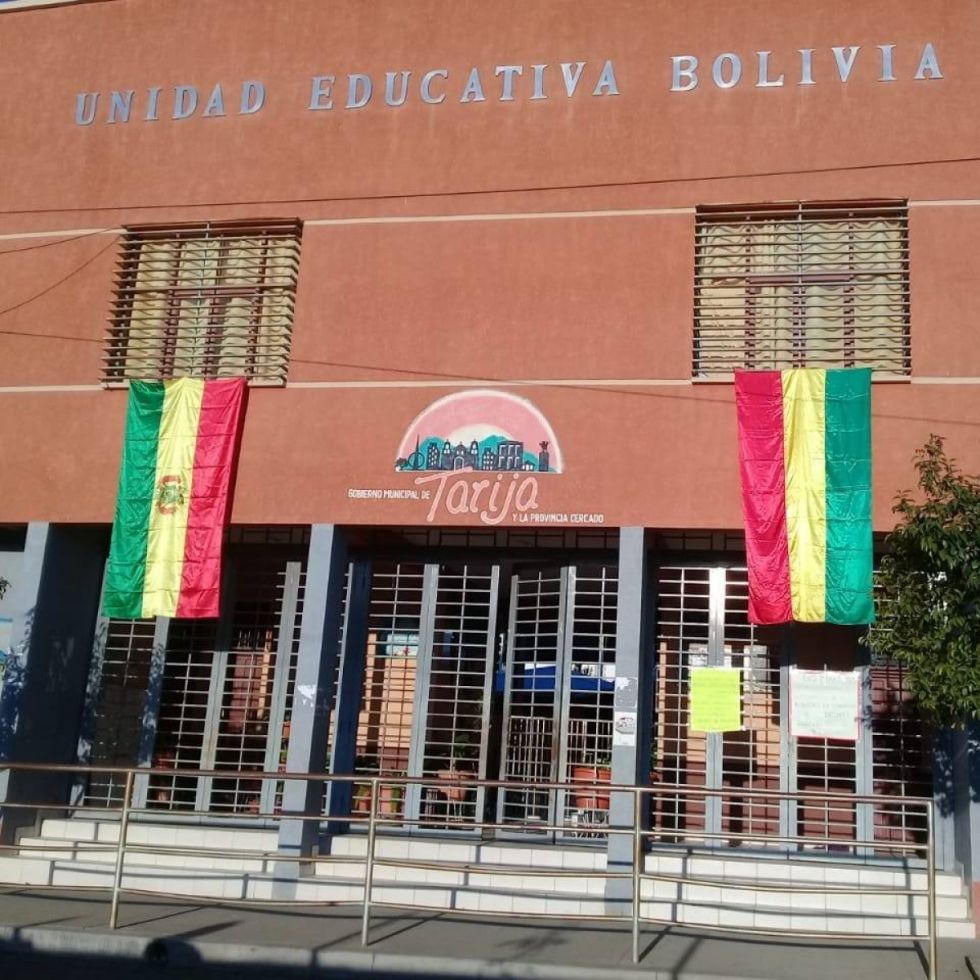Hace tres años, padres del colegio Bolivia en Tarija pagan el salario de algunos maestros