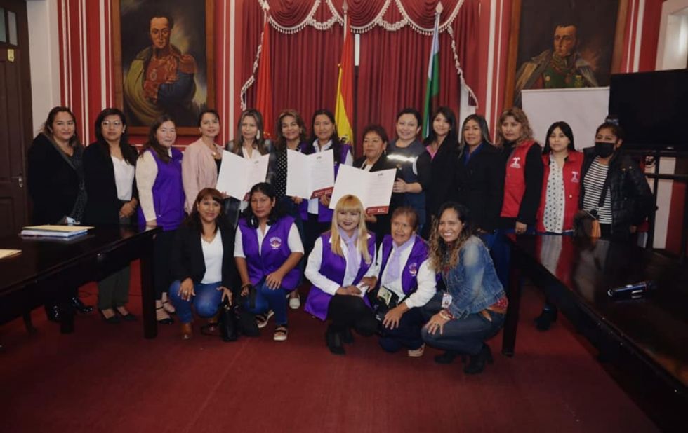 Entregan en Tarija la declaratoria de "Alerta por Violencia contra las Mujeres"