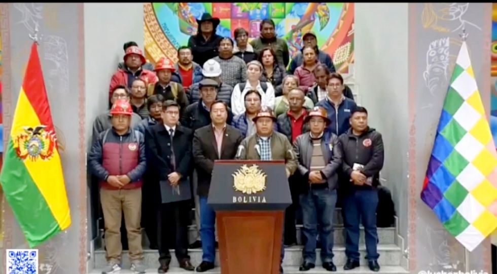 Arce anuncia incremento de 3% al básico y 5% al sueldo mínimo nacional