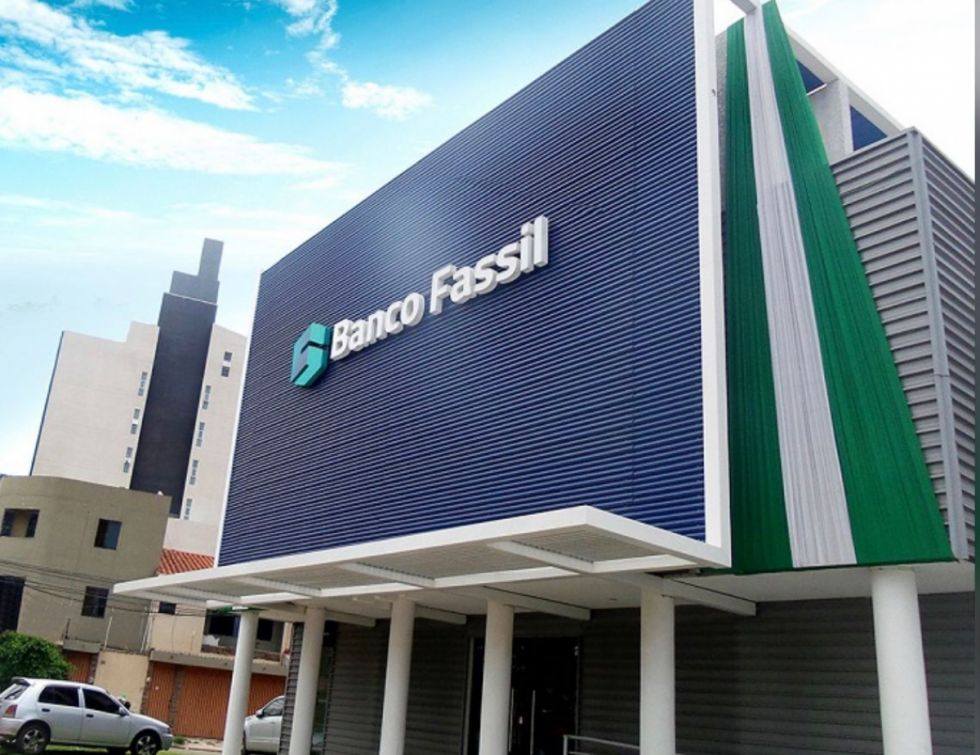 Ejecutivos del Banco Fassil se acogieron al silencio; hay un cuarto funcionario aprehendido