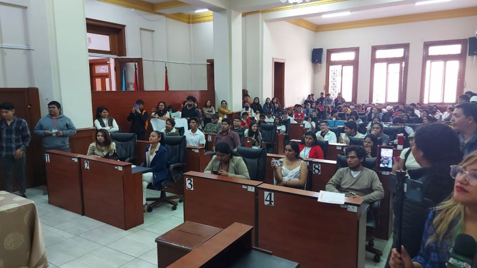 Presentan proyecto de ley para apoyar a la juventud