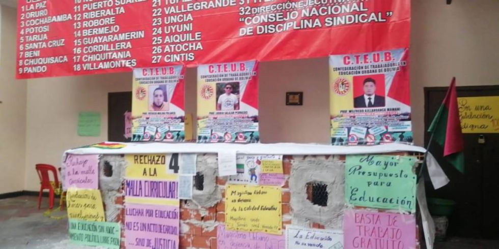 Se deteriora la salud de los maestros tapiados en La Paz