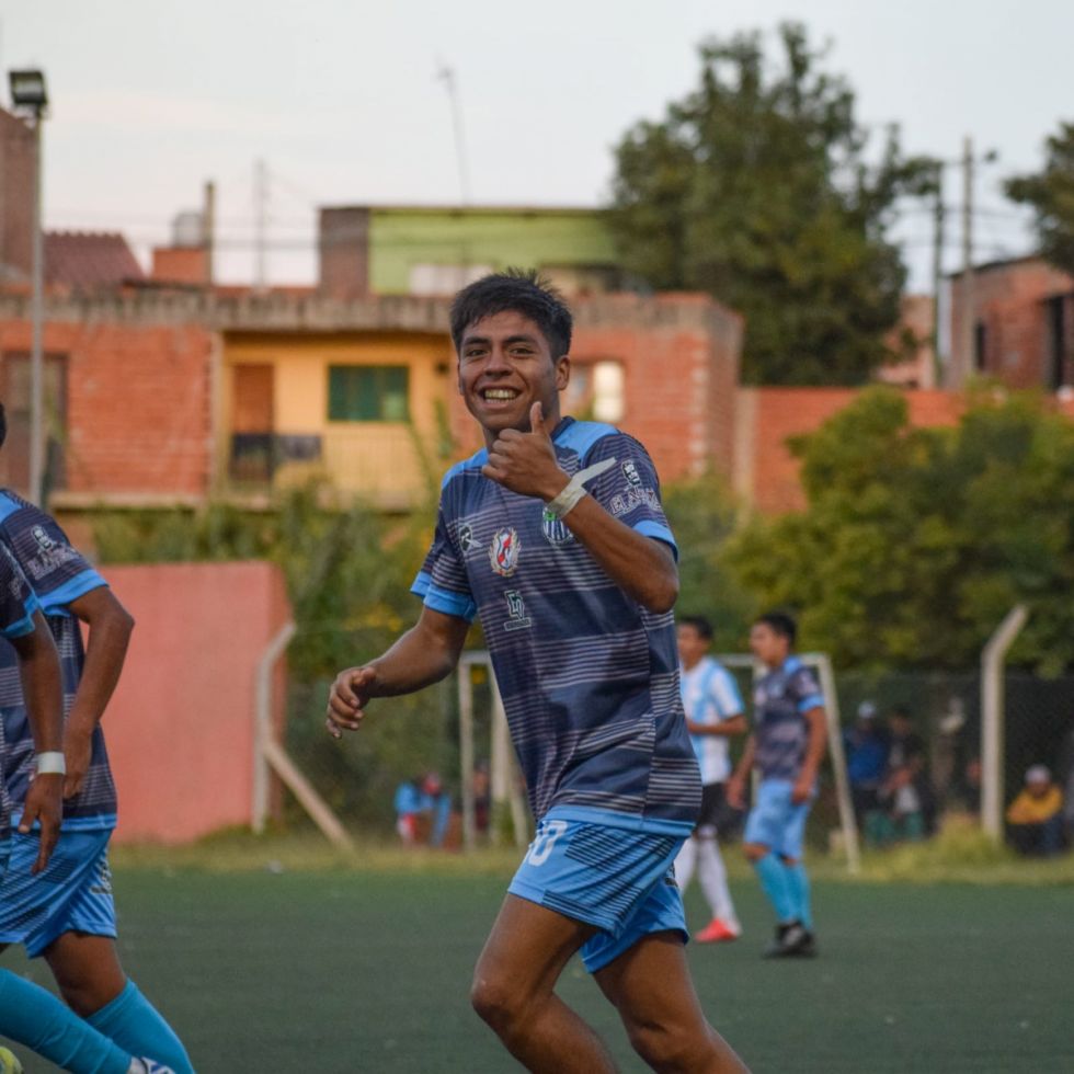 Ovando, el apellido del gol de un chiquiaqueño que sorprende en el fútbol tarijeño 