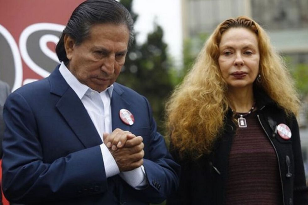 Reportan que la esposa de Toledo huyó de EEUU