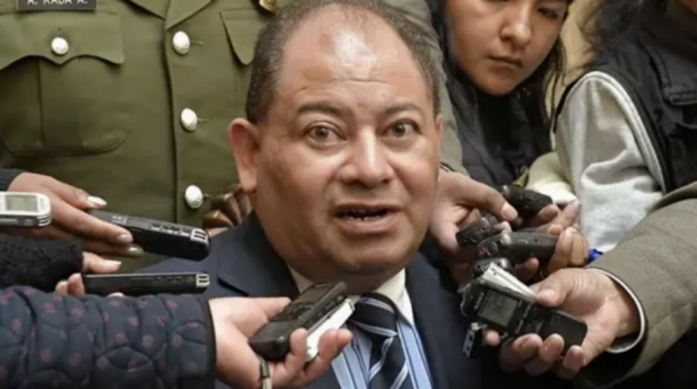Romero fue retenido 6 horas en aeropuerto de Buenos Aires, según exministra Teresa Morales
