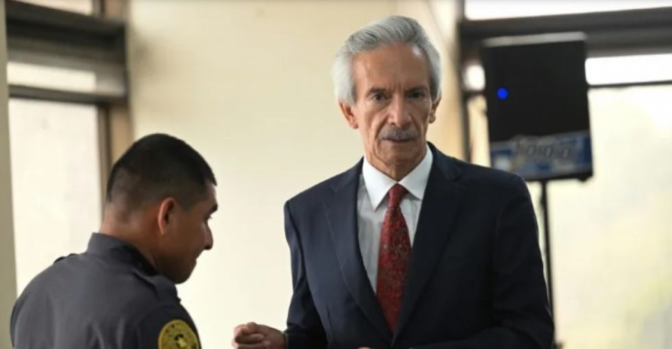 Cierra periódico en Guatemala por "persecución penal" contra su dueño