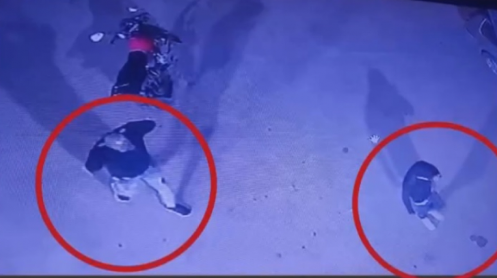 Hieren a un niño de 6 años durante una balacera entre atracadores y policías en Santa Cruz