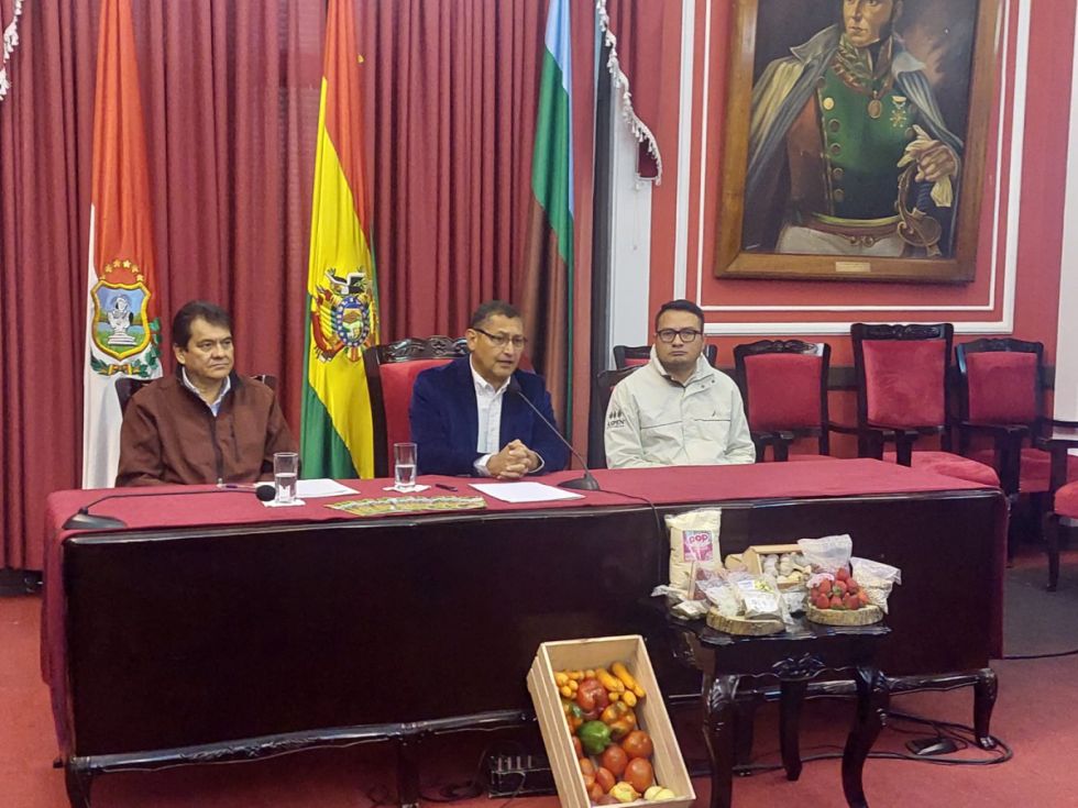Montes quiere posicionar los cultivos de Tarija en Paraguay 