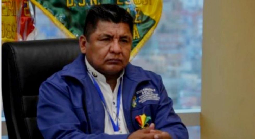 Exministro Santos es aprehendido por caso coimas