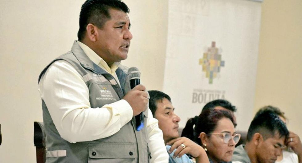 Piden investigar la "red criminal" del Ministerio de Aguas