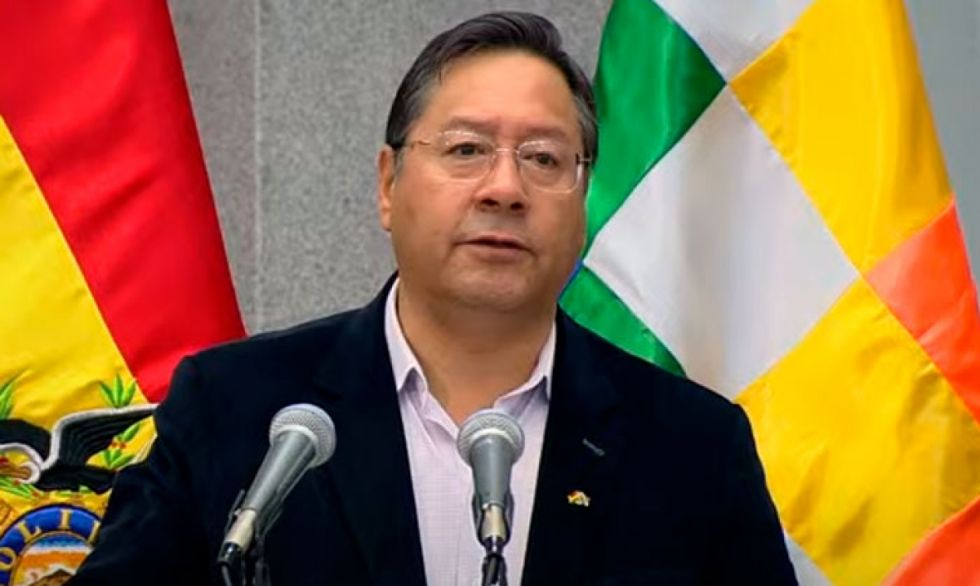 Presidente Arce pide a funcionarios honestidad y dejar el apellido limpio para sus familias