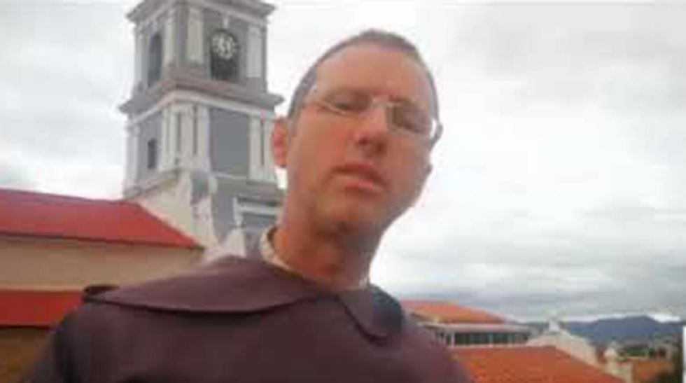 Sacerdote investigado por presunto abuso sexual, Garvin Grech, abandona el país