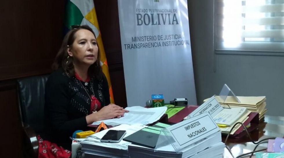 Investigan a 15 personas en el caso coimas
