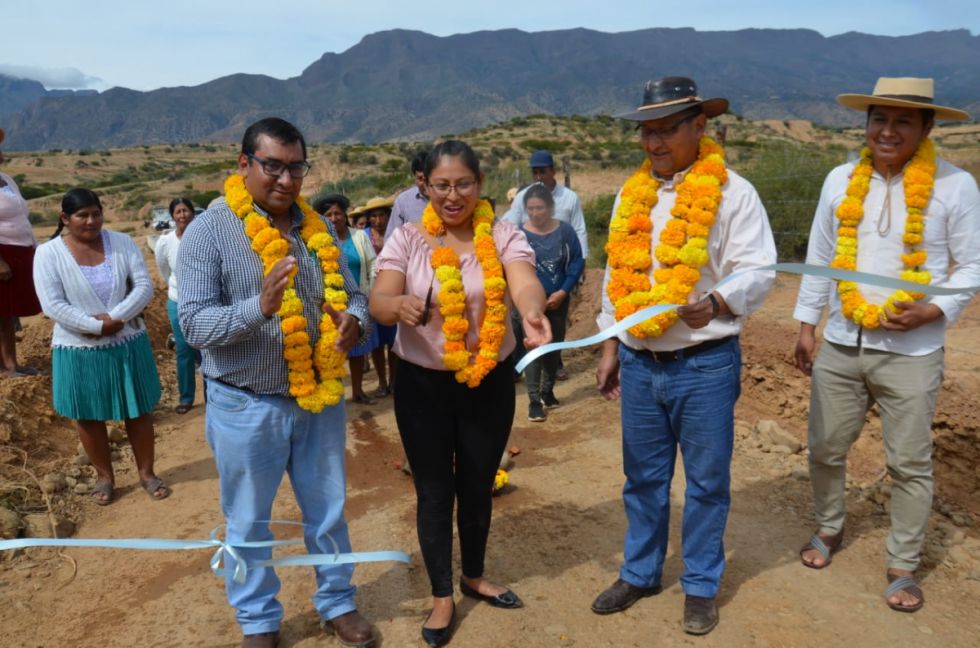La Gobernación entrega una vía productiva en Muturayo 
