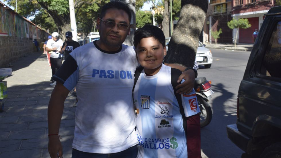 Galería de fotos: Los hinchas de Ciclón volvieron a la Copa Simón Bolívar 