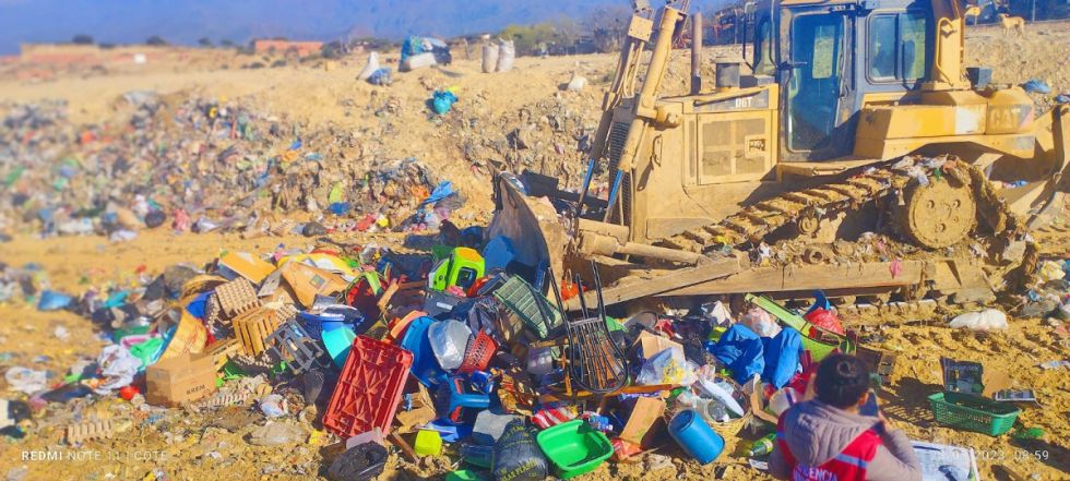 Destruyen 8.140 kilos de alimentos y utensilios comisados en Tarija