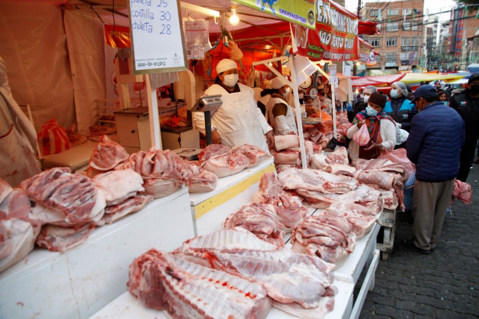 Incautan cuatro toneladas de carne de cerdo y casi 5.000 maples de huevo con destino a Perú
