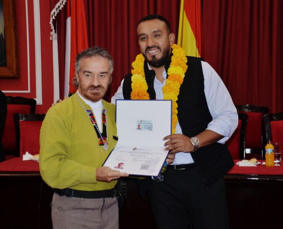El Sedes entrega matrículas a 27 médicos tradicionales en Tarija 