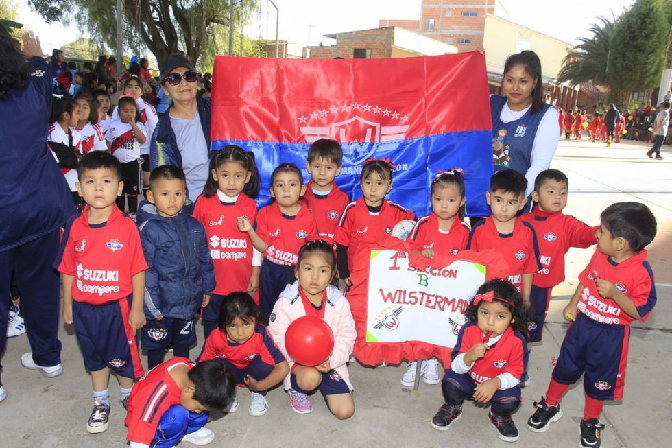 El Wilstermann del 1B de kínder con la profe Manuelita