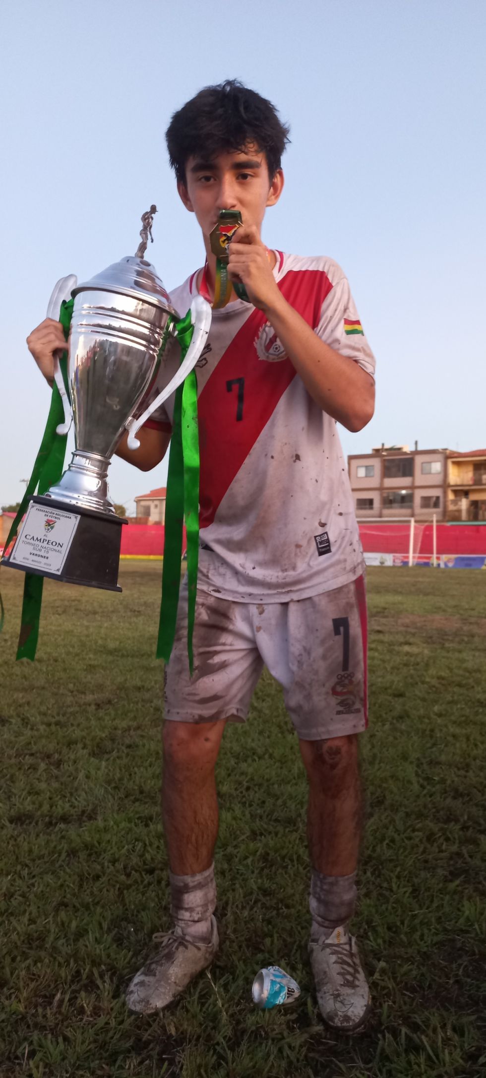  Mateo Torres, delantero 