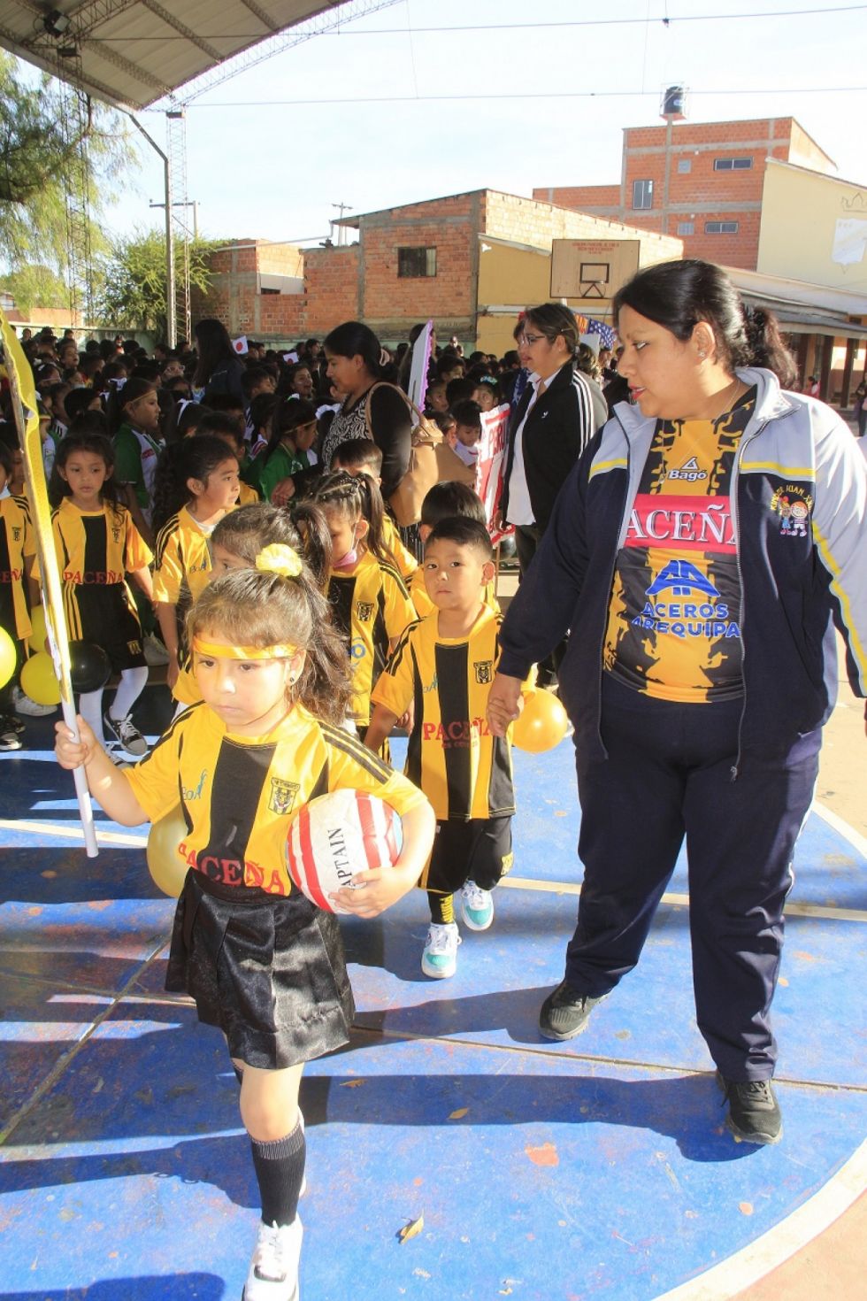 La reina de The Strongest guía a su equipo