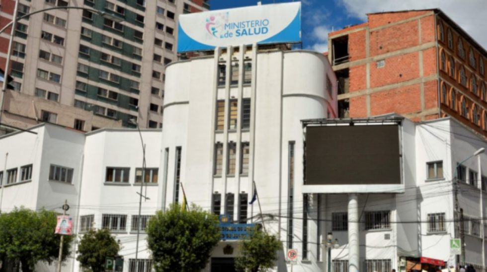 Ministerio de Salud: Denuncian que hijastra del director de Comunicación se adjudicó contratos