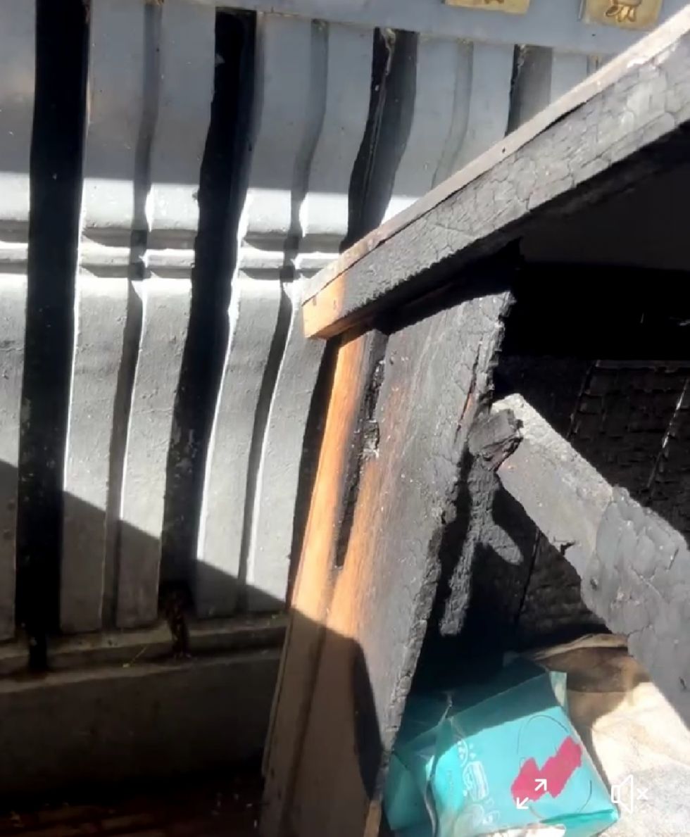 Queman las casas de madera para perros que la SPAT ubicó en la plazuela Sucre  (Video)