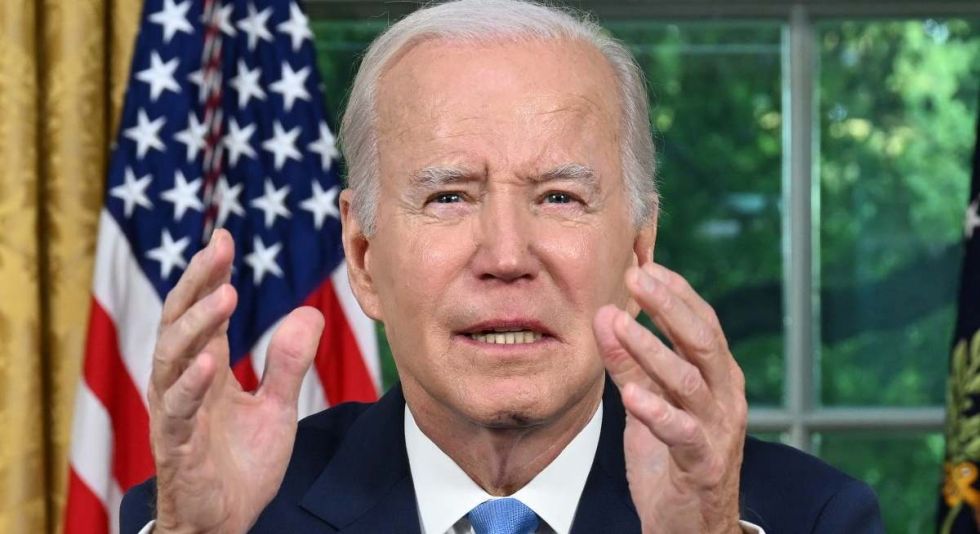 Biden firma la ley sobre el techo de la deuda de EEUU