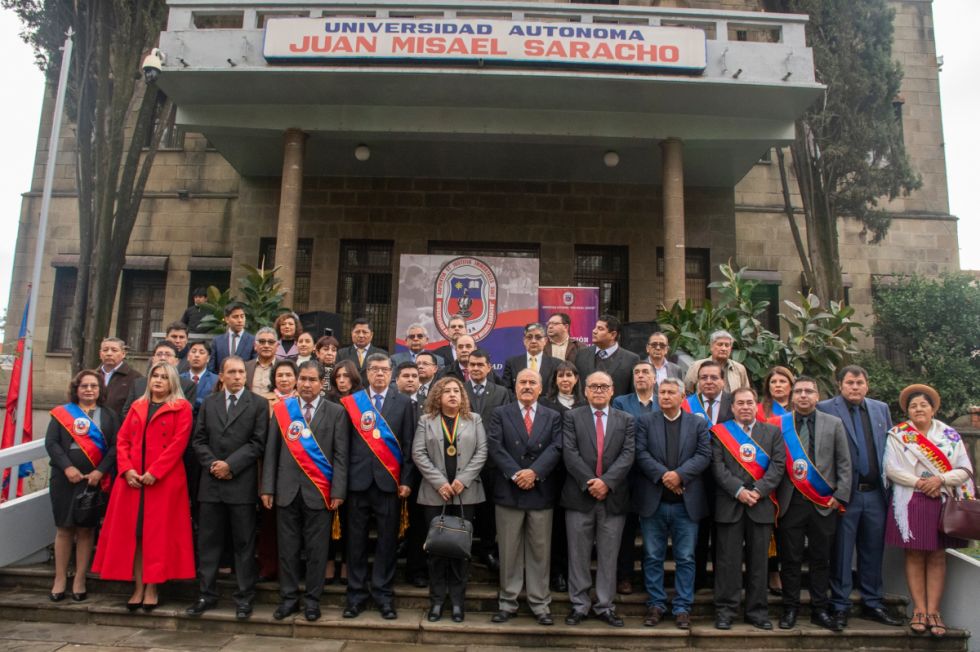 Universidad "Juan Misael Saracho" celebra su 77 aniversario con emotiva ceremonia y ofrenda floral