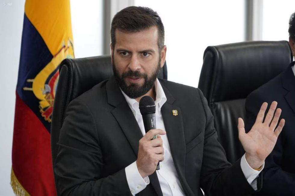 Gobierno de Ecuador prepara más decretos económicos