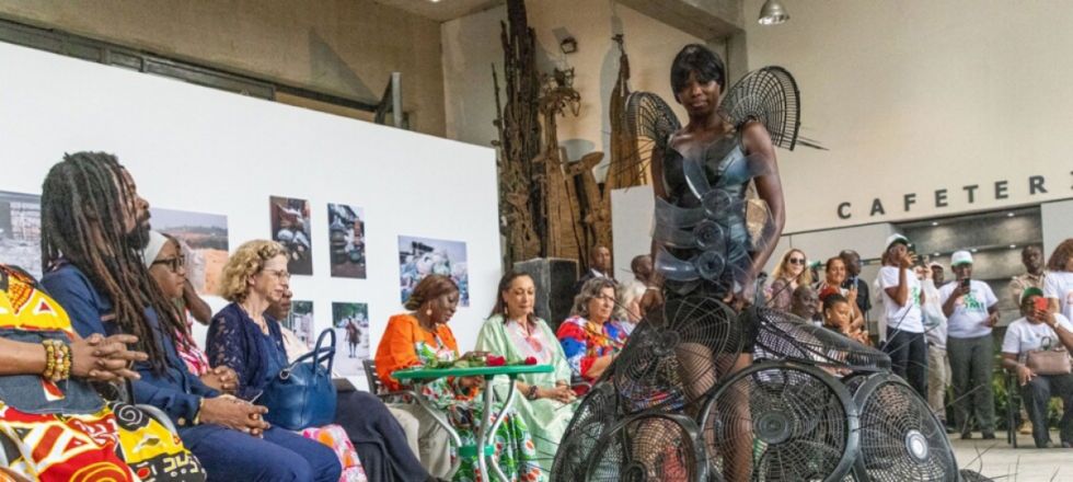 ONU pide frenar los 2000 camiones de plástico vertidos cada día a ríos, lagos y océanos