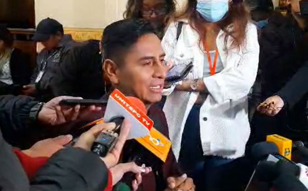 Concejal Flores denuncia que el ‘evismo’ pretende expulsar del MAS a Arce, Choquehuanca y Andrónico