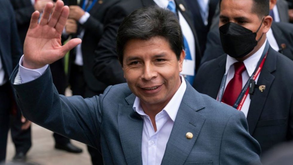 Denuncian que Castillo fue obligado a provocar su caída