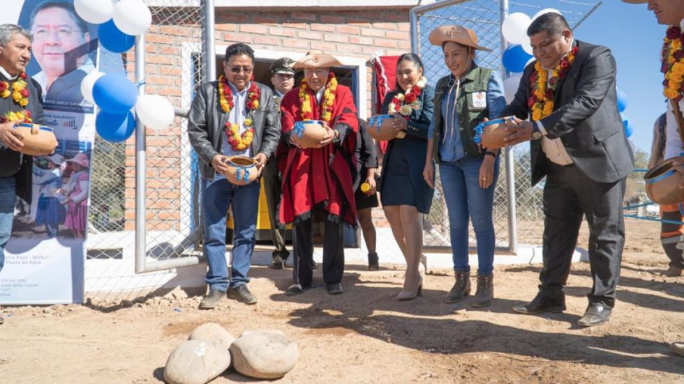 Villa Montes: Gobierno entregó 7 sistemas de agua en beneficio de 1.603 familias