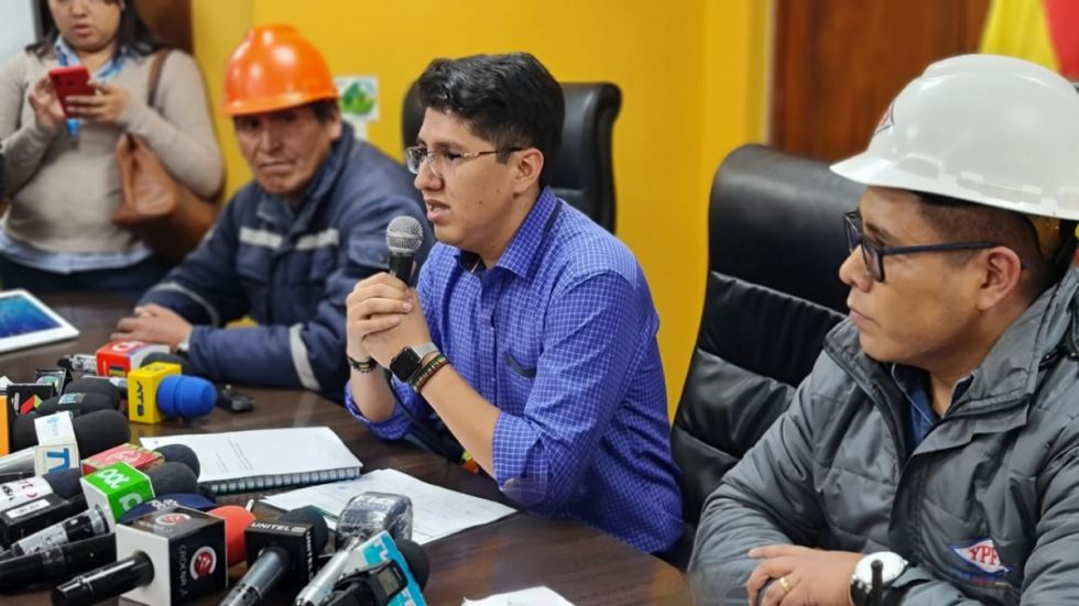 Garantizan abastecimiento de combustible en el país