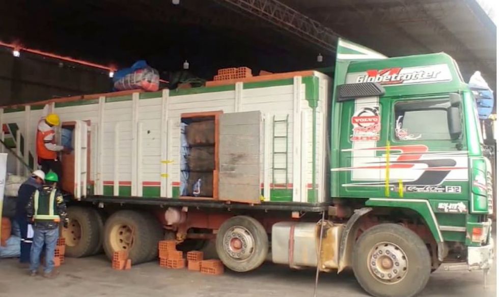 Aduana Tarija incauta 24 toneladas de prenda usada en solo dos operativos