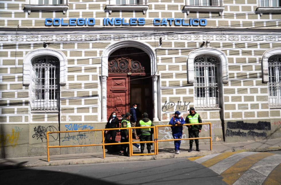 Tras presunto caso de violación, piden la renuncia de la directora del Colegio Inglés Católico en La Paz
