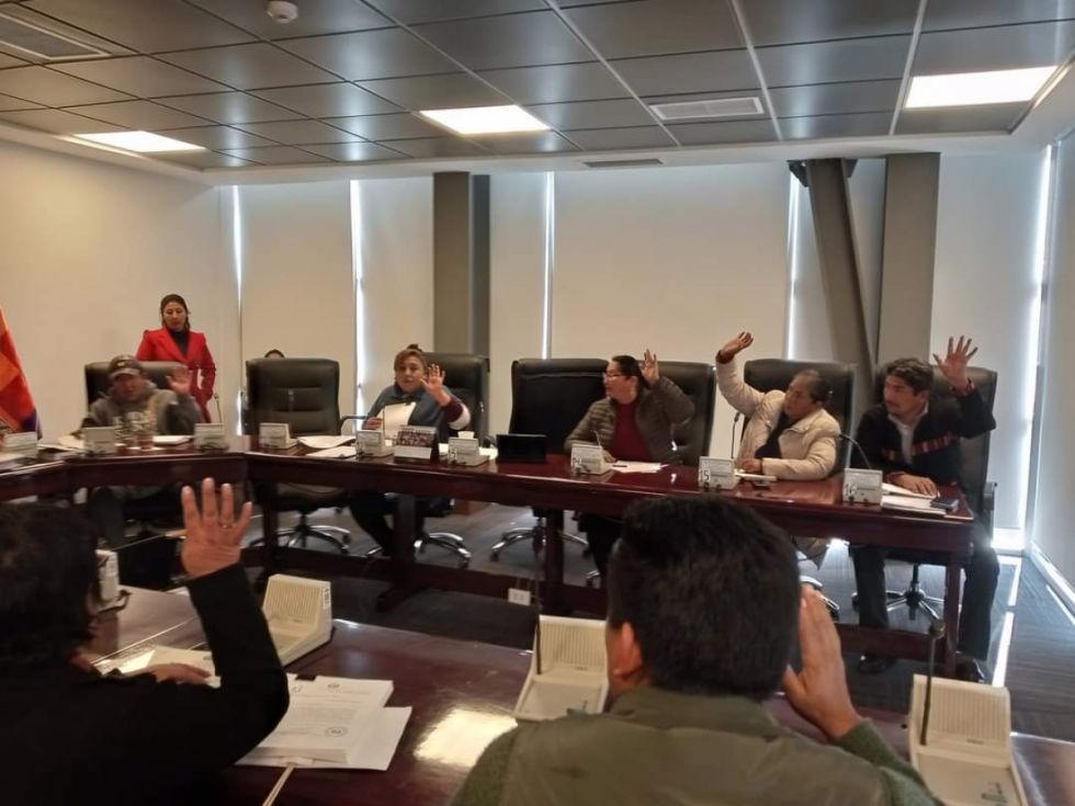 Diputados: Comisión aprueba tres contratos petroleros