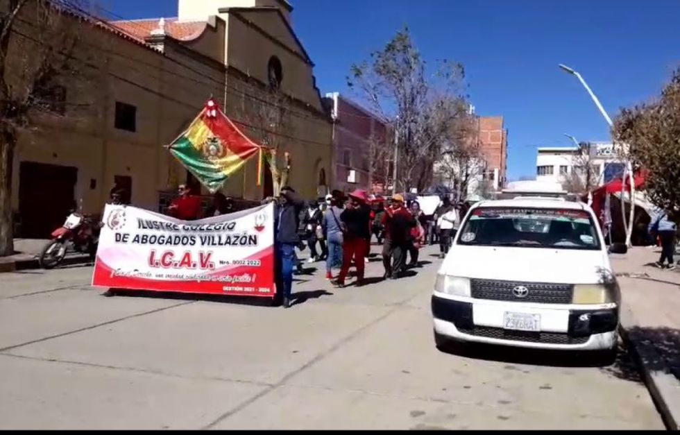 Abogados de Villazón exigen designación de jueces en cuarto día de movilizaciones