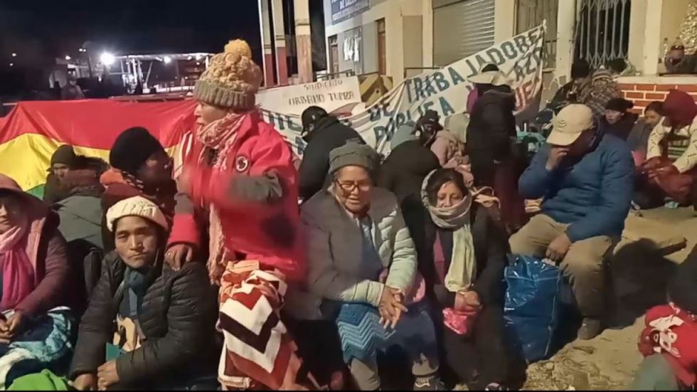 Salud cumple cuarto día de bloqueo en el Puente Internacional de Villazón