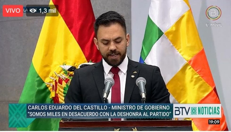 Arce vuelve a posesionar a Del Castillo al frente del Ministerio de Gobierno