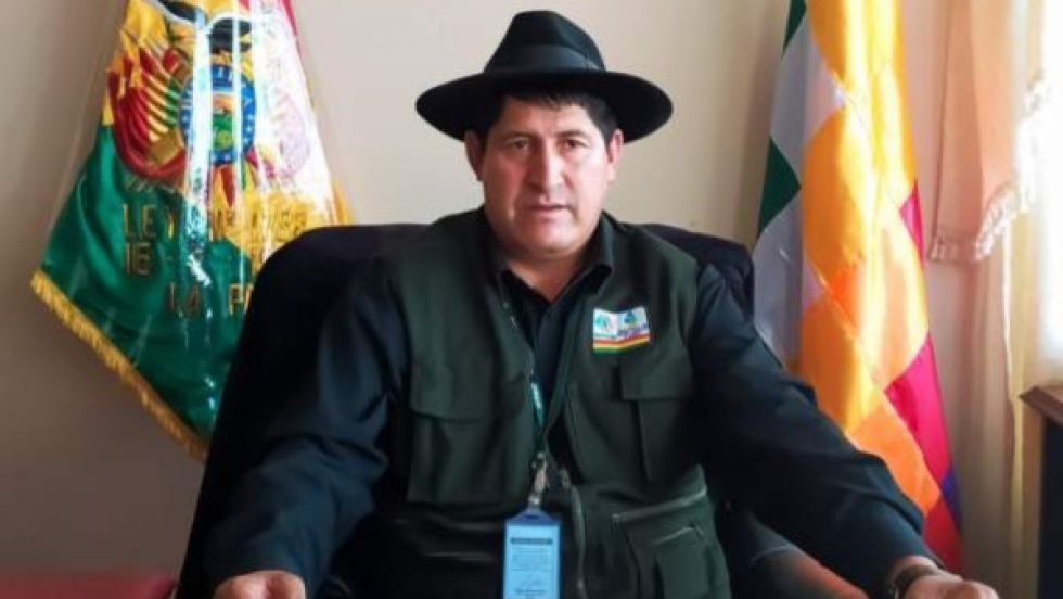 Denuncian a director del Sernap por haber embarazado a una funcionaria y luego despedirla