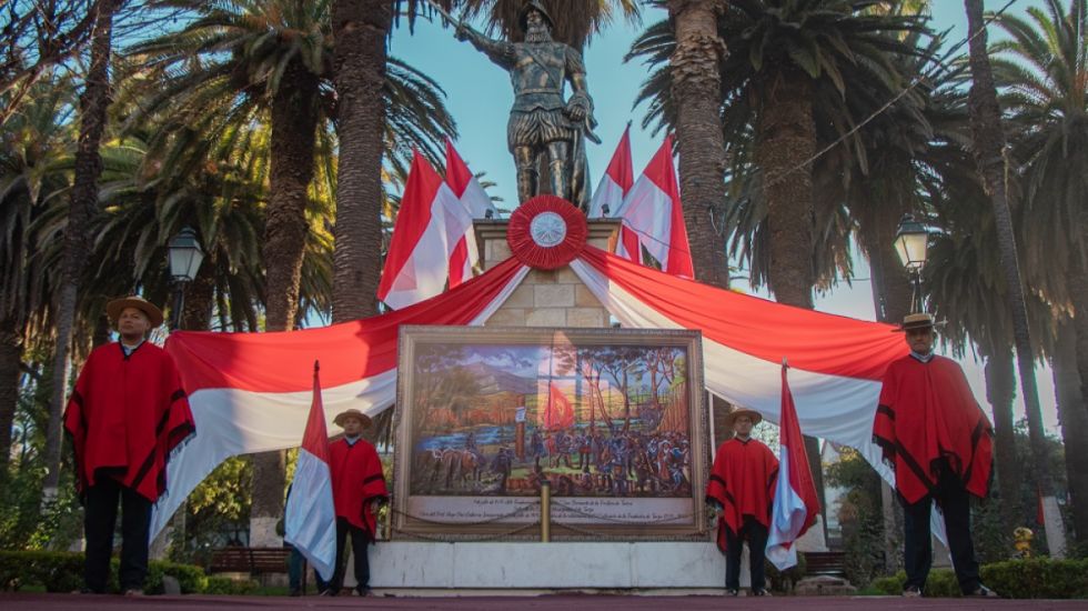 Autoridades honran a Tarija y apuntan a mejores días 