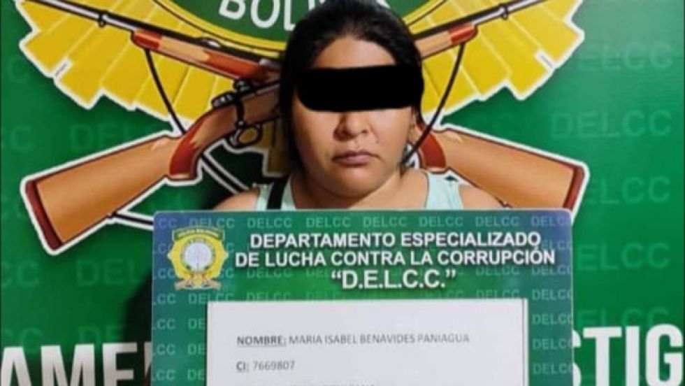 Aprehenden a esposa de diputado del MAS por falsificación