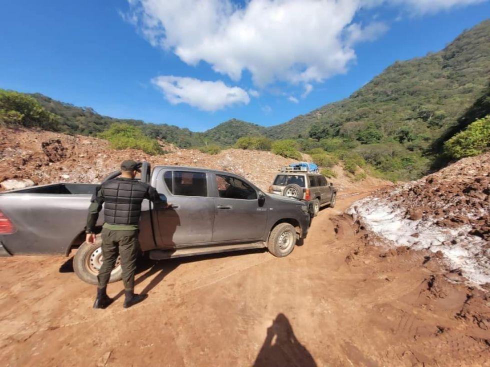 Impiden explotación ilegal de sal rosada en Tarija