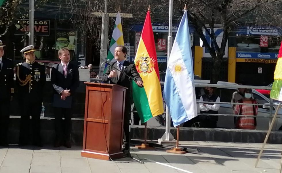 Embajador argentino anuncia que se discutirá adenda para la compraventa de gas
