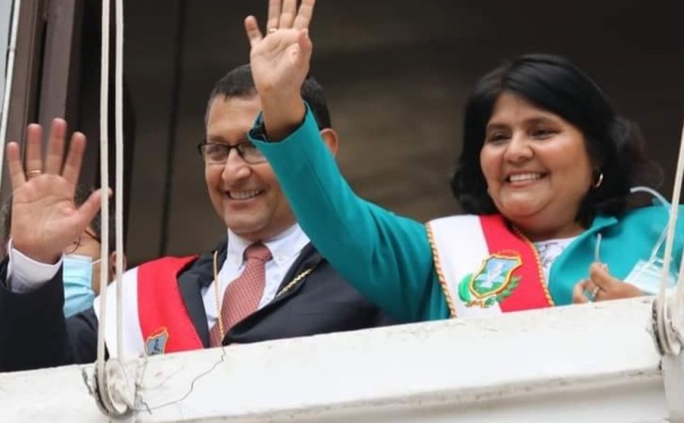 La Vicegobernadora toma el mando, Montes se va de vacaciones