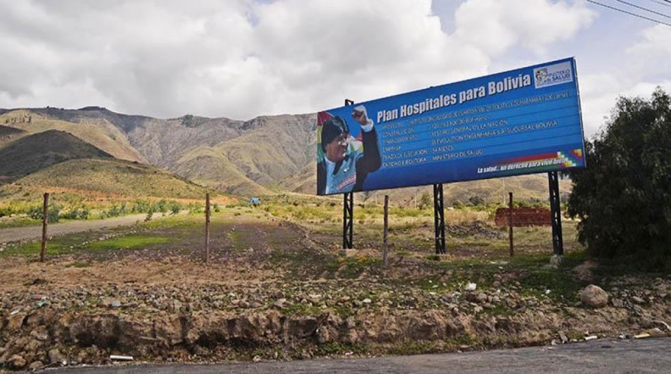 Morales defiende el programa 'Evo Cumple' y denuncia una campaña para desprestigiarlo